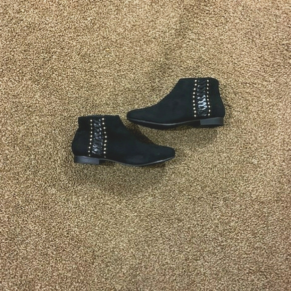 new directions Shoes - New Directions Ankle Boots